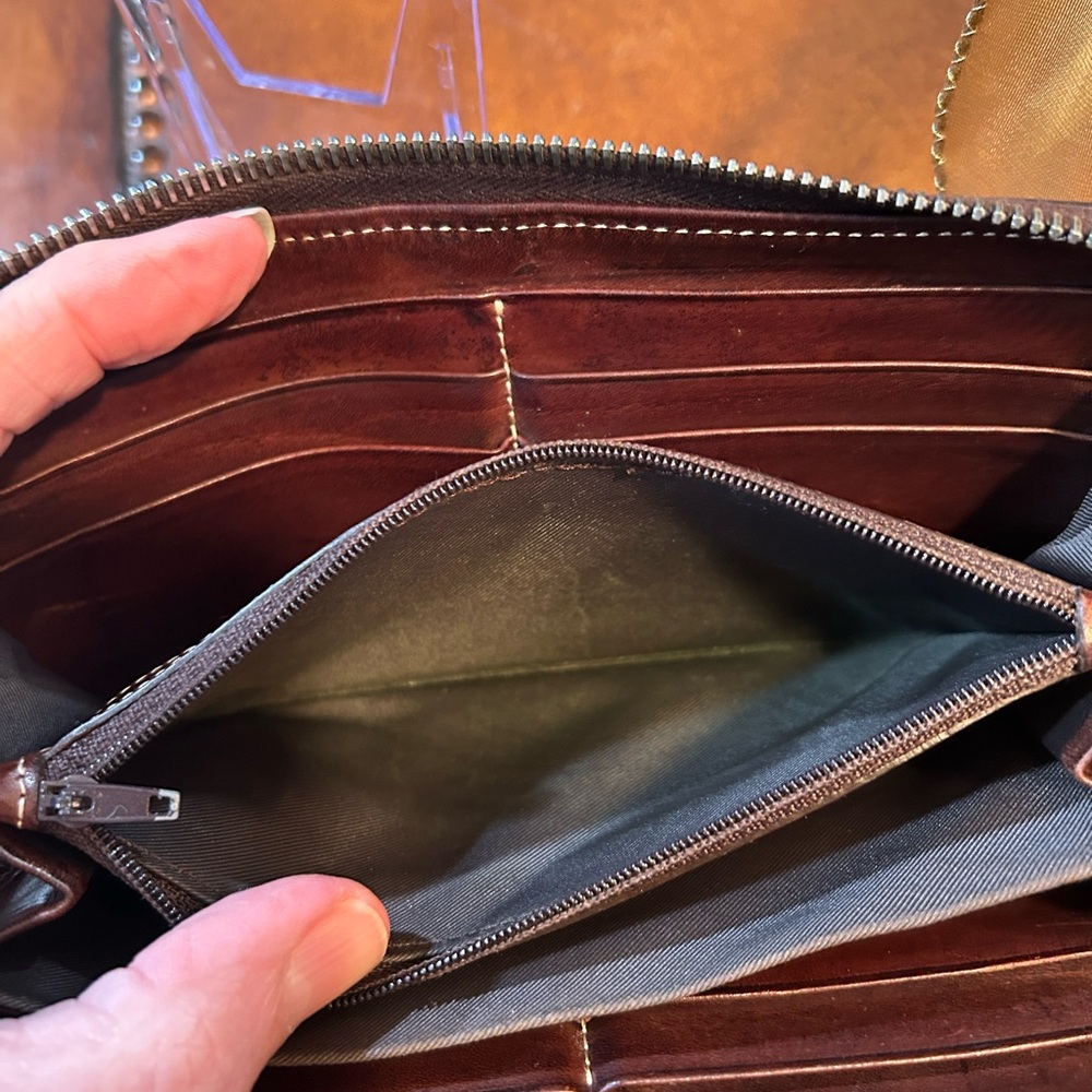 Dooney & Bourke Brown Leather Wallet 7.5x4 - Picture 8 of 10